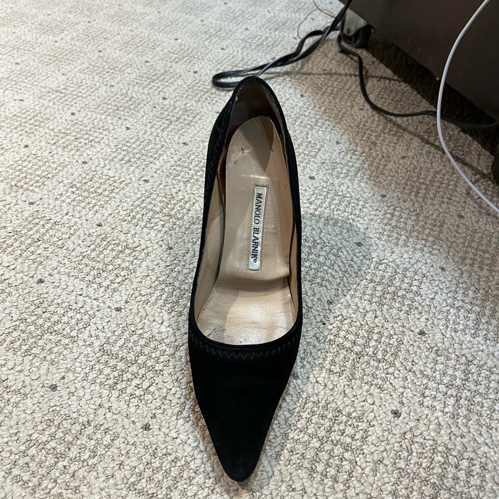 Manolo Blahnik Suede Pointed Toe Pumps. - Picture 7 of 15